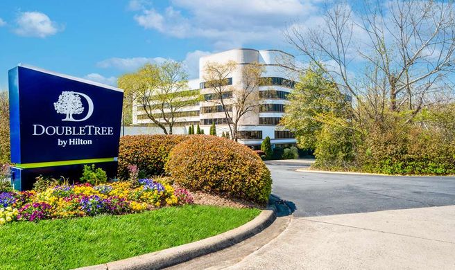 DoubleTree by Hilton S Charlotte Tyvola Exterior