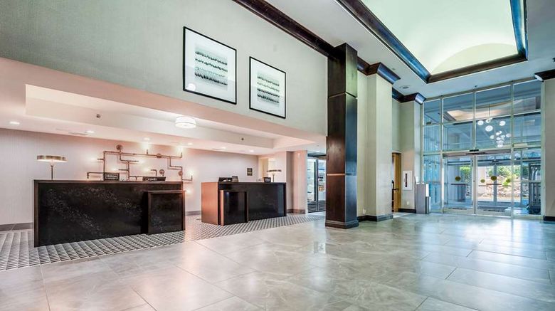 <b>DoubleTree by Hilton S Charlotte Tyvola Lobby</b>. Images powered by <a href="https://iceportal.shijigroup.com/" title="IcePortal" target="_blank">IcePortal</a>.
