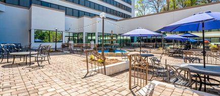 DoubleTree by Hilton S Charlotte Tyvola Exterior
