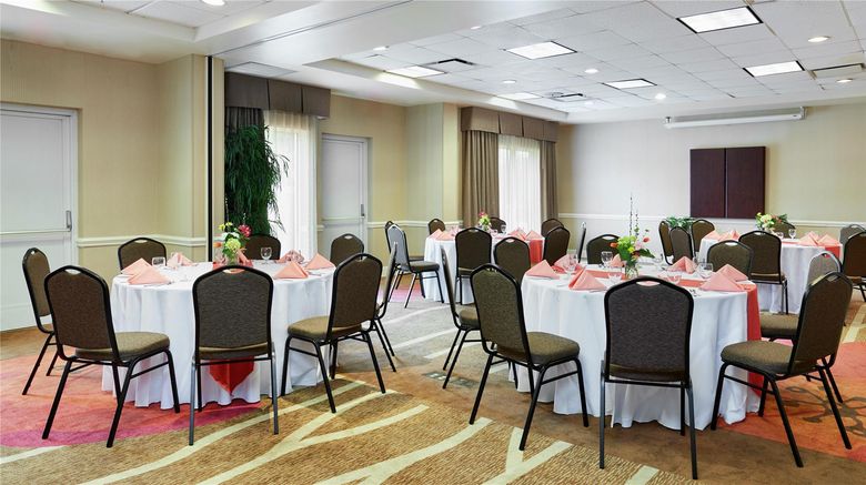 <b>Hilton Garden Inn Charlotte North Meeting</b>. Images powered by <a href="https://iceportal.shijigroup.com/" title="IcePortal" target="_blank">IcePortal</a>.