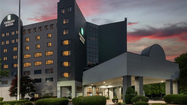 Embassy Suites Charlotte Exterior