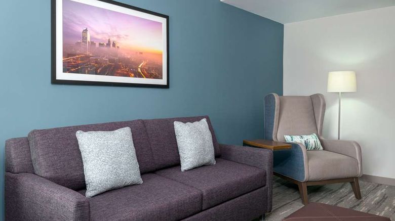 <b>Hilton Garden Inn Charlotte Uptown Room</b>. Images powered by <a href="https://iceportal.shijigroup.com/" title="IcePortal" target="_blank">IcePortal</a>.
