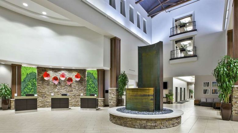 <b>Embassy Suites Columbus-Airport Lobby</b>. Images powered by <a href="https://iceportal.shijigroup.com/" title="IcePortal" target="_blank">IcePortal</a>.