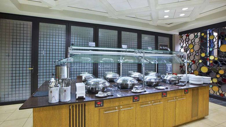 <b>Embassy Suites Columbus-Airport Restaurant</b>. Images powered by <a href="https://iceportal.shijigroup.com/" title="IcePortal" target="_blank">IcePortal</a>.