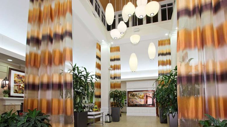<b>Hilton Garden Inn Columbus Airport Lobby</b>. Images powered by <a href="https://iceportal.shijigroup.com/" title="IcePortal" target="_blank">IcePortal</a>.