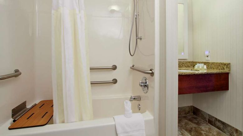 <b>Hilton Garden Inn Columbus Airport Room</b>. Images powered by <a href="https://iceportal.shijigroup.com/" title="IcePortal" target="_blank">IcePortal</a>.
