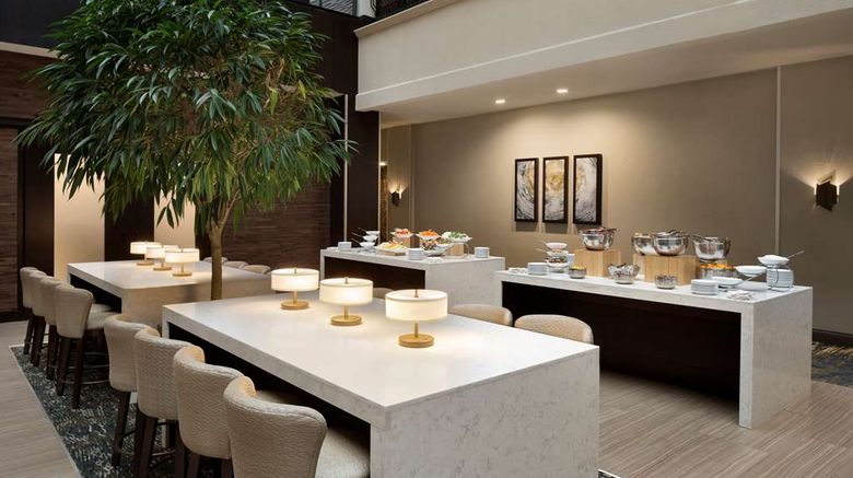 <b>Embassy Suites by Hilton Columbus Restaurant</b>. Images powered by <a href="https://iceportal.shijigroup.com/" title="IcePortal" target="_blank">IcePortal</a>.