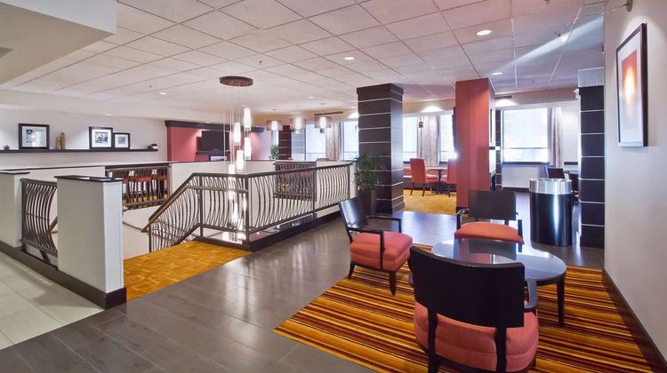 Hampton Inn & Suites Columbus Downtown Lobby