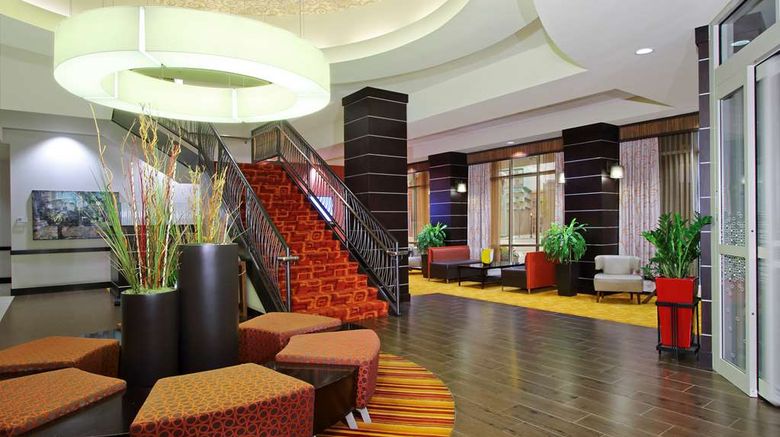 <b>Hampton Inn & Suites Columbus Downtown Lobby</b>. Images powered by <a href="https://iceportal.shijigroup.com/" title="IcePortal" target="_blank">IcePortal</a>.