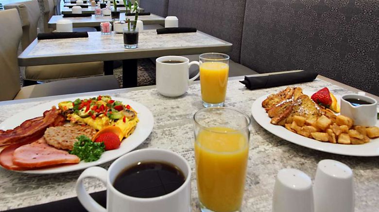 <b>Hilton Garden Inn Columbus-University Restaurant</b>. Images powered by <a href="https://iceportal.shijigroup.com/" title="IcePortal" target="_blank">IcePortal</a>.