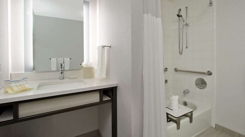 <b>Hilton Garden Inn Columbus-University Room</b>. Images powered by <a href="https://iceportal.shijigroup.com/" title="IcePortal" target="_blank">IcePortal</a>.