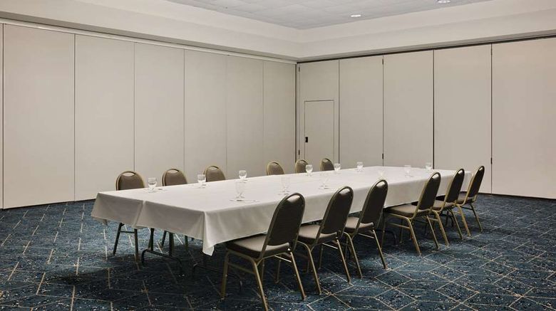 <b>Hilton Garden Inn Champaign/Urbana Meeting</b>. Images powered by <a href="https://iceportal.shijigroup.com/" title="IcePortal" target="_blank">IcePortal</a>.