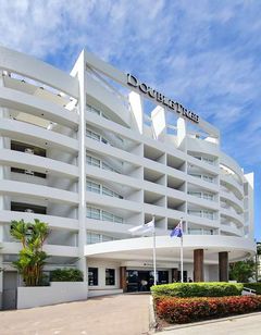 DoubleTree by Hilton Cairns