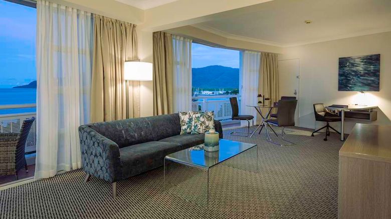 <b>DoubleTree by Hilton Cairns Room</b>. Images powered by <a href="https://iceportal.shijigroup.com/" title="IcePortal" target="_blank">IcePortal</a>.