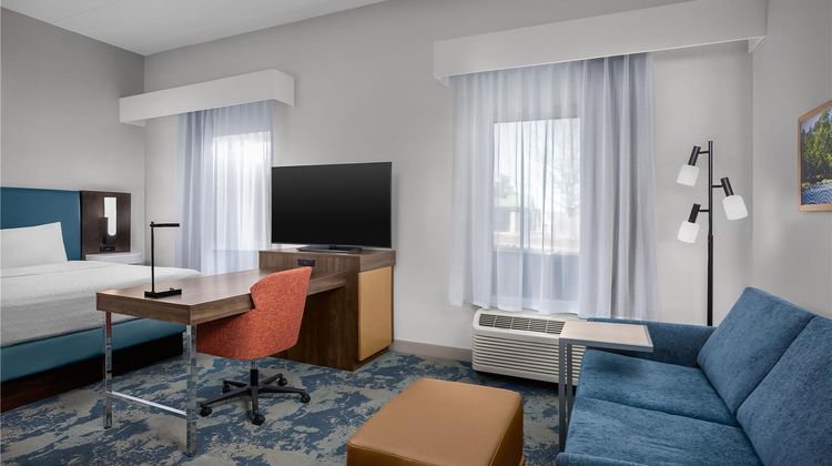 Hampton Inn & Suites Clinton Room