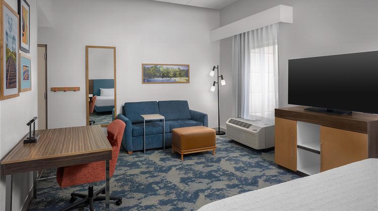 Hampton Inn & Suites Clinton Room