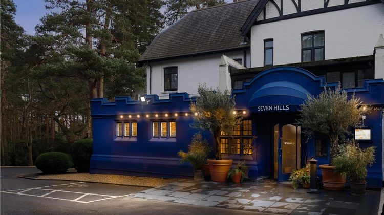 Hilton Cobham Exterior