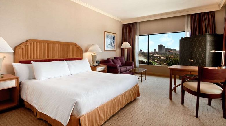 <b>Hilton Colombo Room</b>. Images powered by <a href="https://iceportal.shijigroup.com/" title="IcePortal" target="_blank">IcePortal</a>.