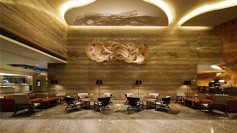 <b>Hilton Colombo Lobby</b>. Images powered by <a href="https://iceportal.shijigroup.com/" title="IcePortal" target="_blank">IcePortal</a>.