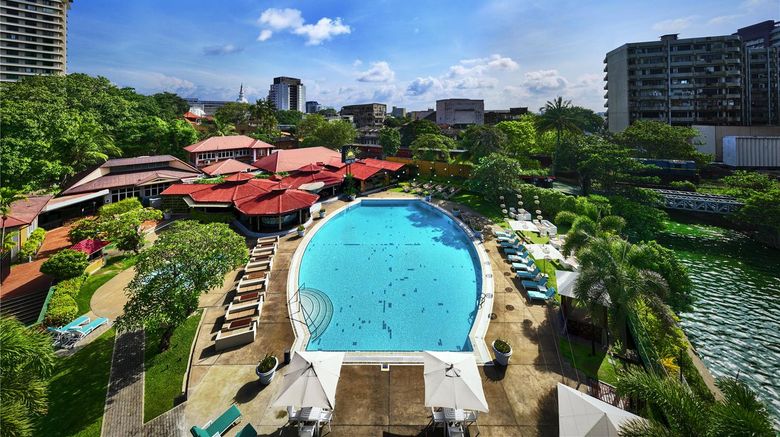 <b>Hilton Colombo Pool</b>. Images powered by <a href="https://iceportal.shijigroup.com/" title="IcePortal" target="_blank">IcePortal</a>.