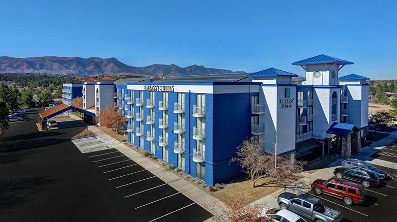 <b>Embassy Suites Colorado Springs Exterior</b>. Images powered by <a href="https://iceportal.shijigroup.com/" title="IcePortal" target="_blank">IcePortal</a>.