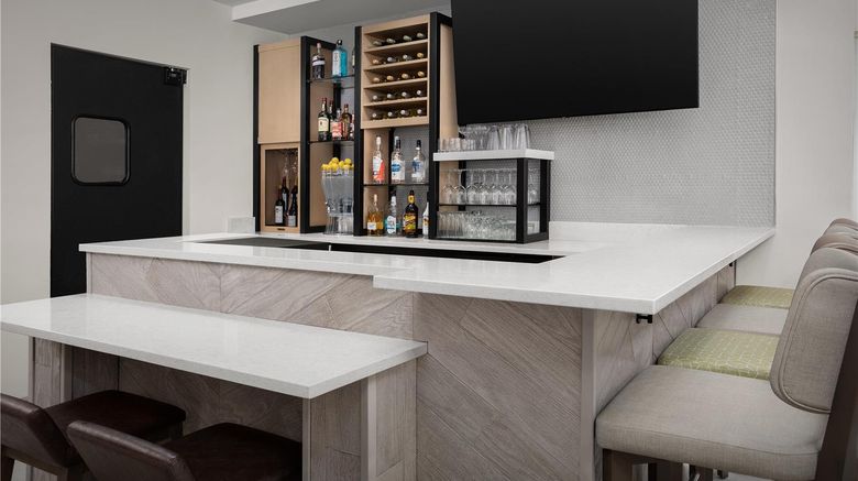 <b>Hilton Garden Inn Colorado Springs Restaurant</b>. Images powered by <a href="https://iceportal.shijigroup.com/" title="IcePortal" target="_blank">IcePortal</a>.