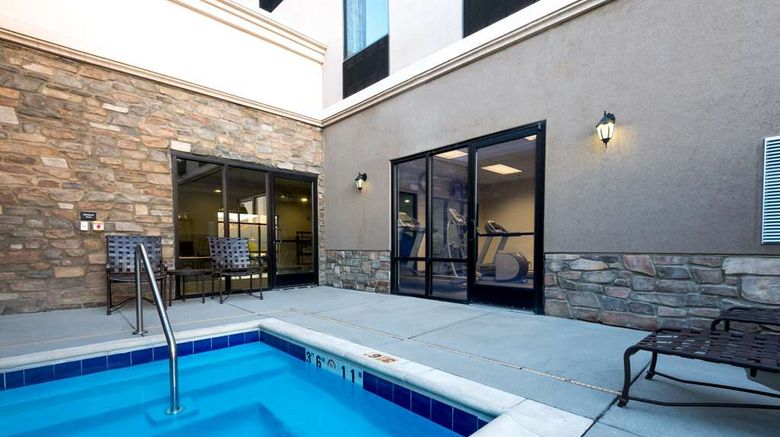 <b>Hampton Inn & Suites Colorado Springs Pool</b>. Images powered by <a href="https://iceportal.shijigroup.com/" title="IcePortal" target="_blank">IcePortal</a>.