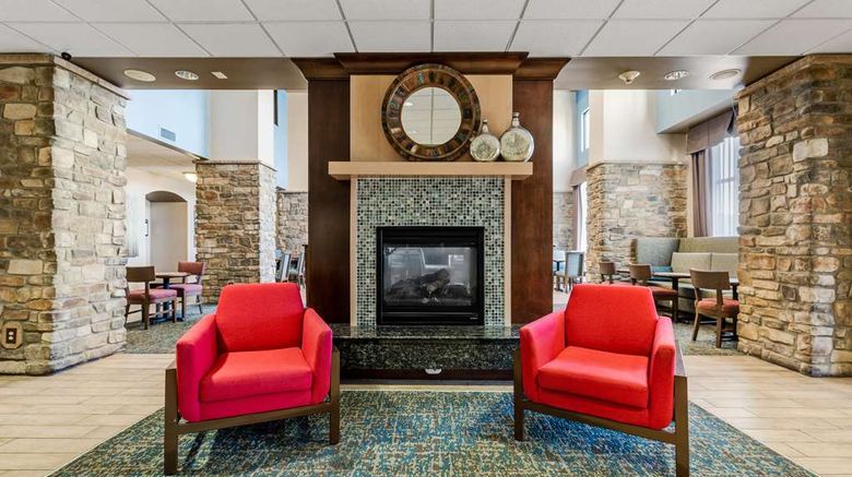<b>Hampton Inn & Suites Colorado Springs Lobby</b>. Images powered by <a href="https://iceportal.shijigroup.com/" title="IcePortal" target="_blank">IcePortal</a>.
