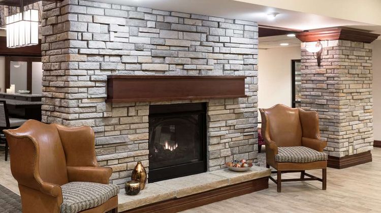 Hampton Inn & Suites Colorado Springs Lobby