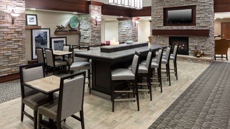<b>Hampton Inn & Suites Colorado Springs Lobby</b>. Images powered by <a href="https://iceportal.shijigroup.com/" title="IcePortal" target="_blank">IcePortal</a>.