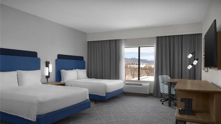 Hampton Inn & Suites Colorado Springs Room