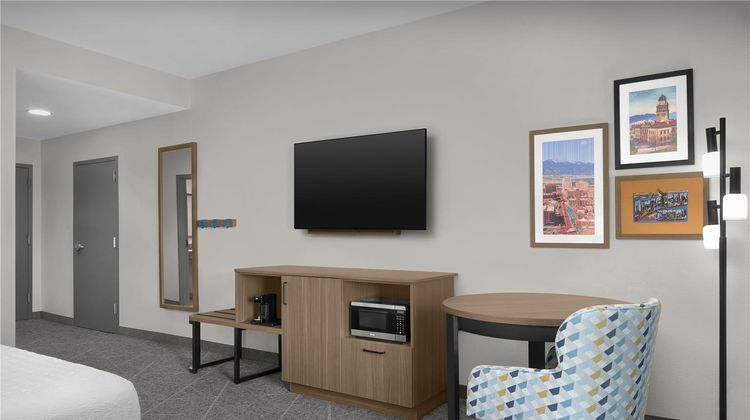 Hampton Inn & Suites Colorado Springs Room
