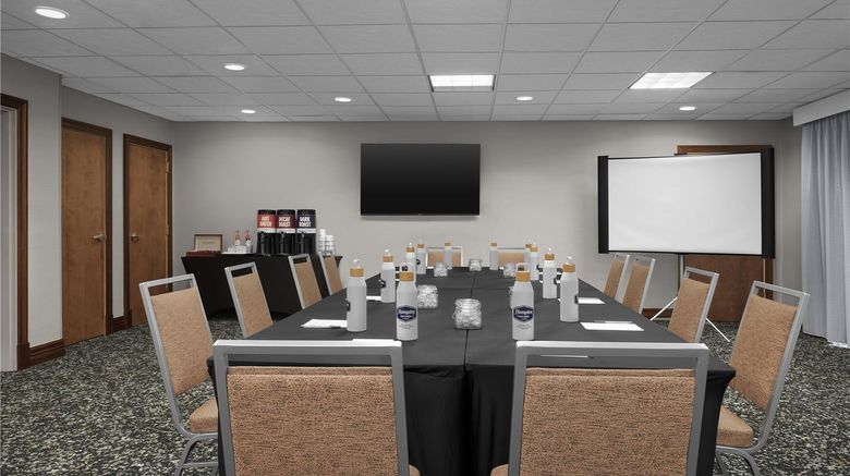 <b>Hampton Inn & Suites Colorado Springs Meeting</b>. Images powered by <a href="https://iceportal.shijigroup.com/" title="IcePortal" target="_blank">IcePortal</a>.