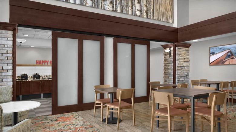 <b>Hampton Inn & Suites Colorado Springs Restaurant</b>. Images powered by <a href="https://iceportal.shijigroup.com/" title="IcePortal" target="_blank">IcePortal</a>.