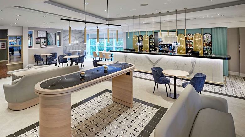 <b>Hilton London Croydon Lobby</b>. Images powered by <a href="https://iceportal.shijigroup.com/" title="IcePortal" target="_blank">IcePortal</a>.