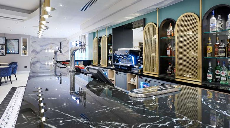 <b>Hilton London Croydon Lobby</b>. Images powered by <a href="https://iceportal.shijigroup.com/" title="IcePortal" target="_blank">IcePortal</a>.