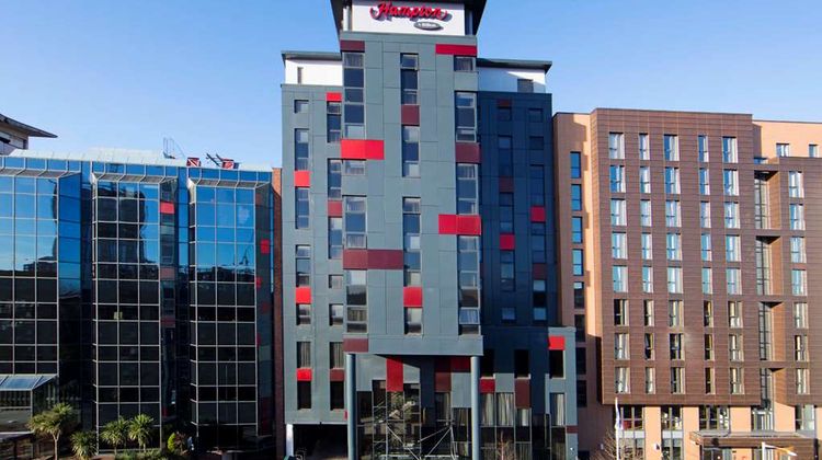 Hampton by Hilton London Croydon Exterior