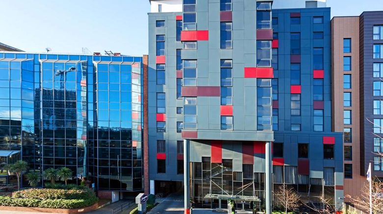 <b>Hampton by Hilton London Croydon Exterior</b>. Images powered by <a href="https://iceportal.shijigroup.com/" title="IcePortal" target="_blank">IcePortal</a>.