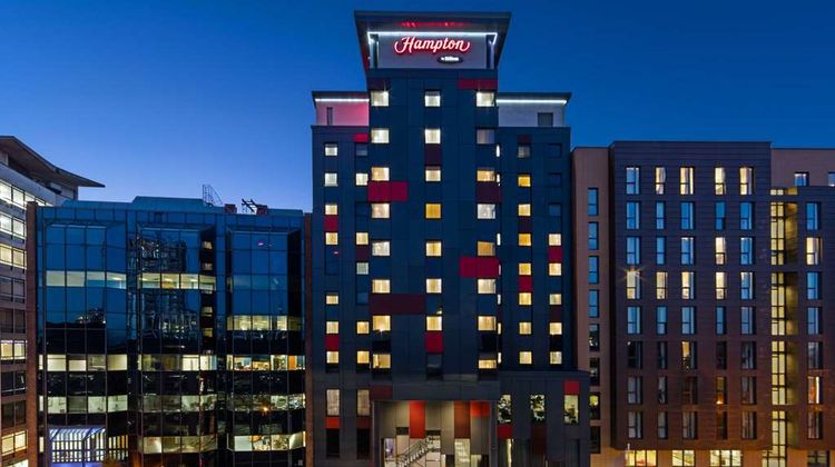 Hampton by Hilton London Croydon Exterior