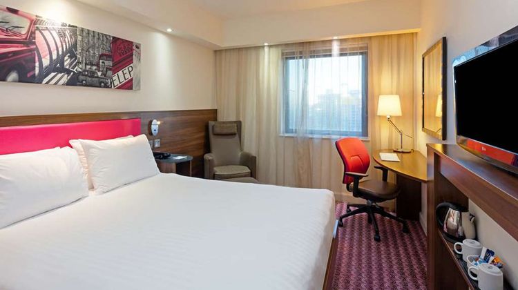 Hampton by Hilton London Croydon Room