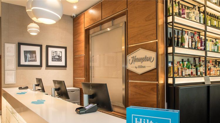 Hampton by Hilton London Croydon Lobby