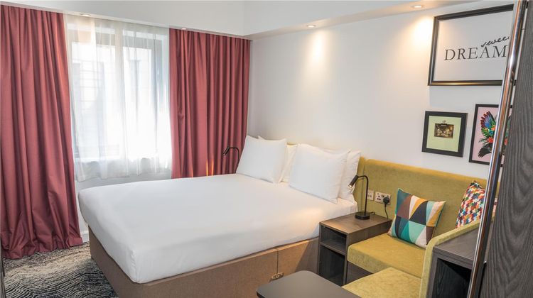 Hampton by Hilton London Croydon Room