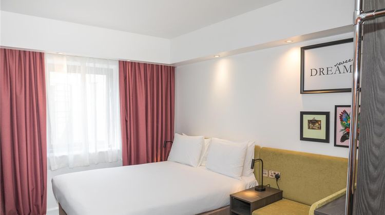 Hampton by Hilton London Croydon Room