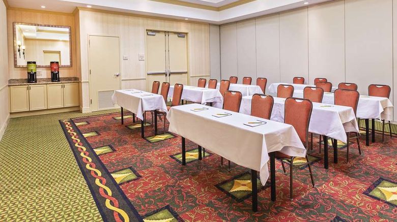 <b>Hilton Garden Inn Corpus Christi Meeting</b>. Images powered by <a href="https://iceportal.shijigroup.com/" title="IcePortal" target="_blank">IcePortal</a>.