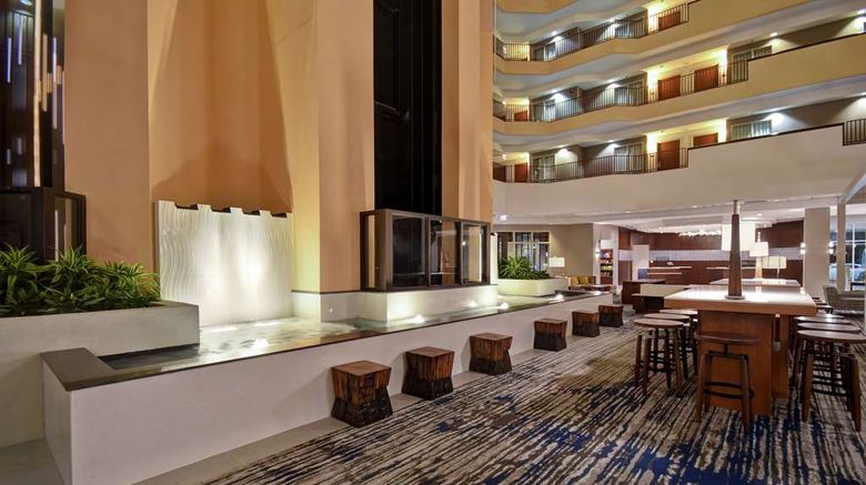 <b>Embassy Suites by Hilton Charleston WV Lobby</b>. Images powered by <a href="https://iceportal.shijigroup.com/" title="IcePortal" target="_blank">IcePortal</a>.