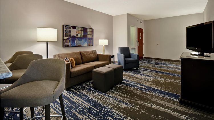 Embassy Suites by Hilton Charleston WV Room