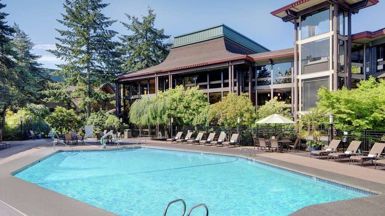 DoubleTree by Hilton Seattle Airport Pool