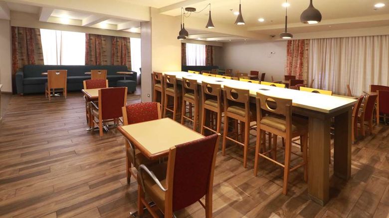 <b>Hampton Inn by Hilton Chihuahua City Restaurant</b>. Images powered by <a href="https://iceportal.shijigroup.com/" title="IcePortal" target="_blank">IcePortal</a>.