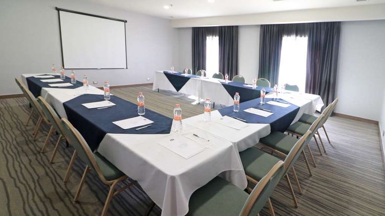 <b>Hampton Inn by Hilton Chihuahua City Meeting</b>. Images powered by <a href="https://iceportal.shijigroup.com/" title="IcePortal" target="_blank">IcePortal</a>.