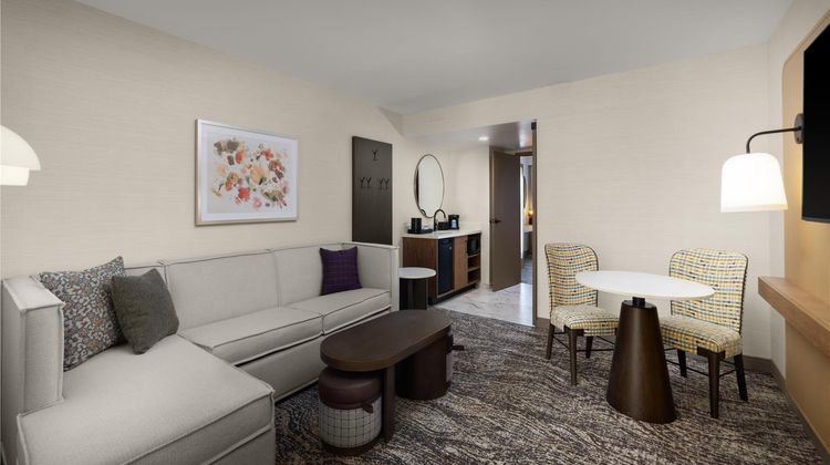 Embassy Suites Cincinnati Blue Ash Room
